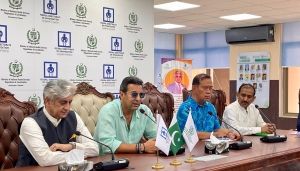 Legendary cricketer Wasim Akram visits the Federal Directorate of Immunization 31.5.2024